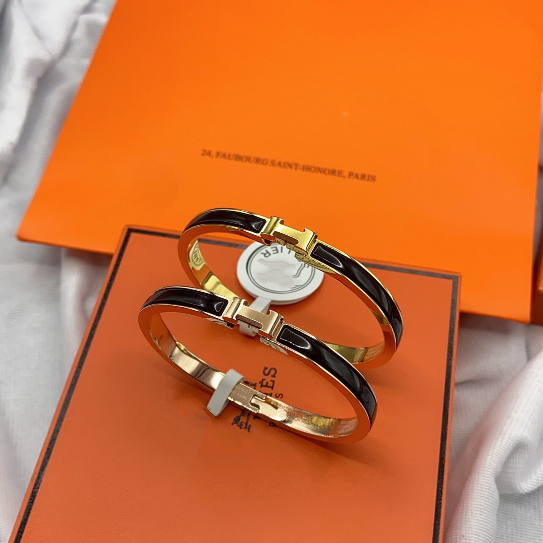 Hermes Classic HM Clic Black 8MM Enamel Bracelet