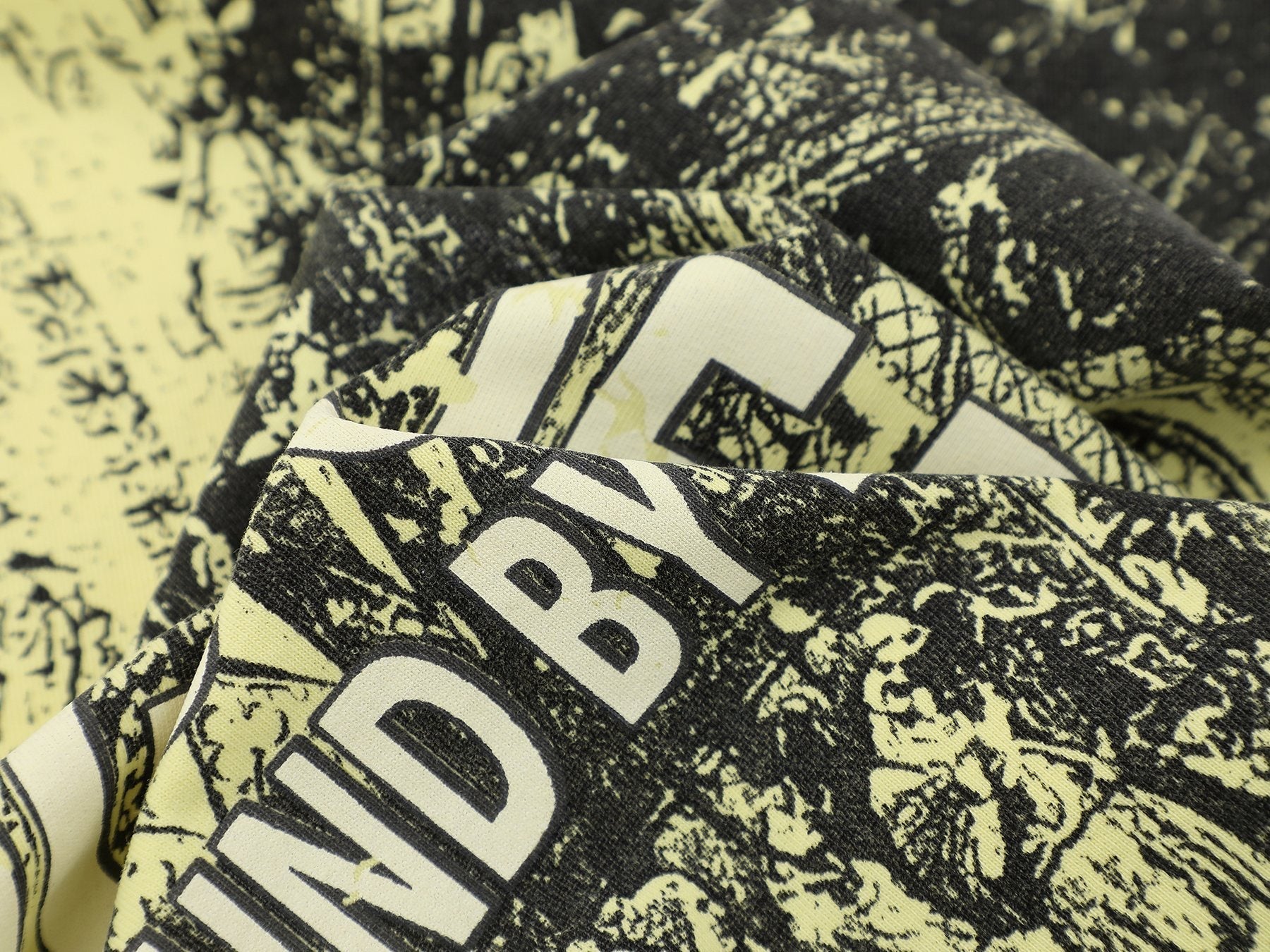 FIRST ROW Wings of Purity Yellow Graphic T-Shirt — detail