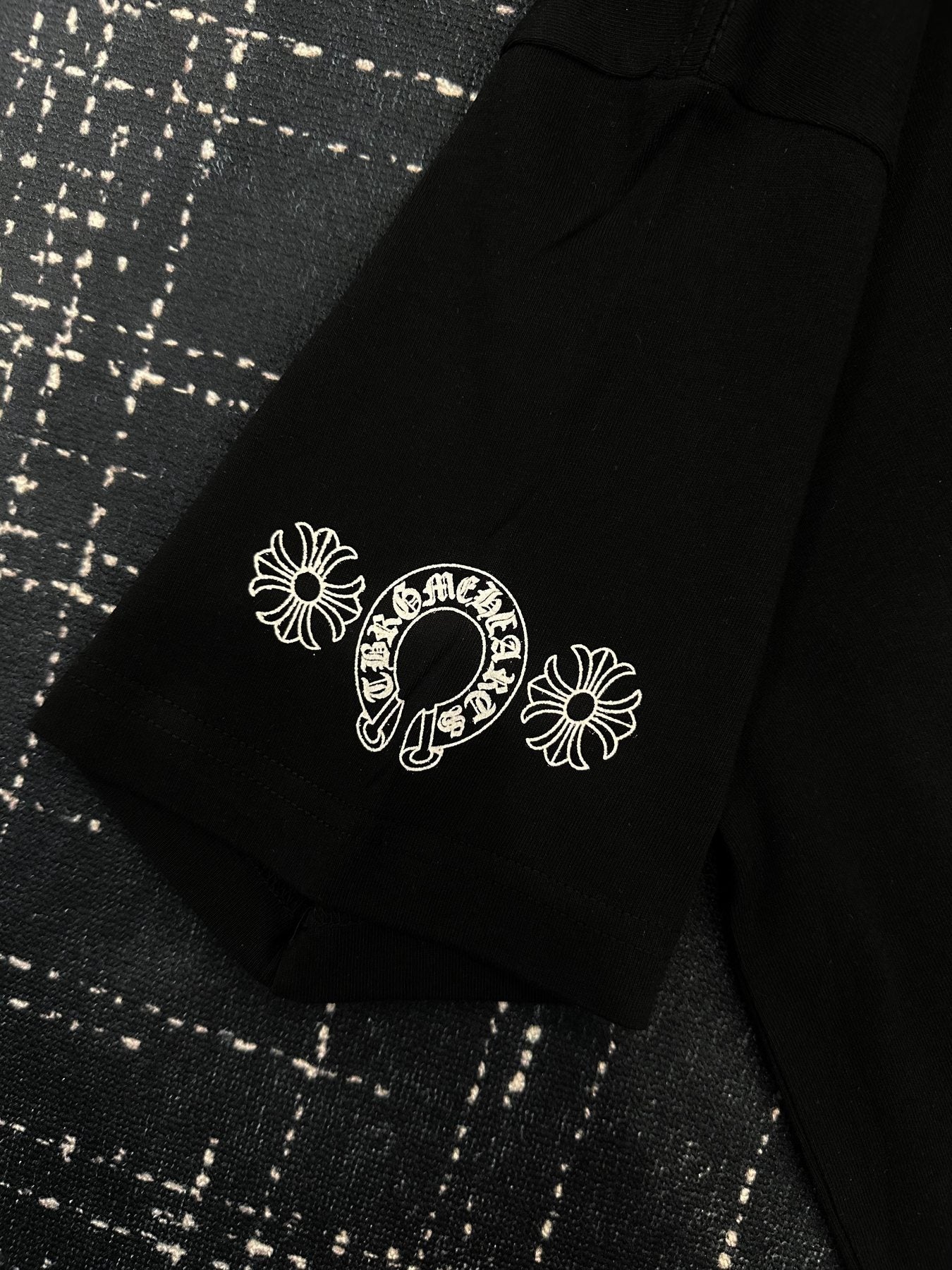Chrome Hearts Rainbow Horseshoe Cross Graphic T-Shirt — detail