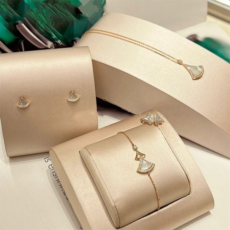 Bvlgari Dream Bracelet MOP Pink Gold Cubic Zirconia